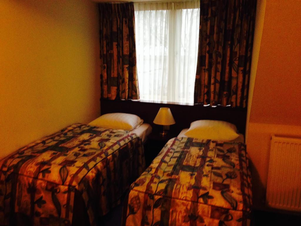 Hotel Pax Арнем Стая снимка