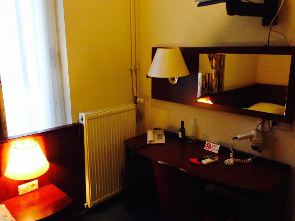Hotel Pax Арнем Стая снимка